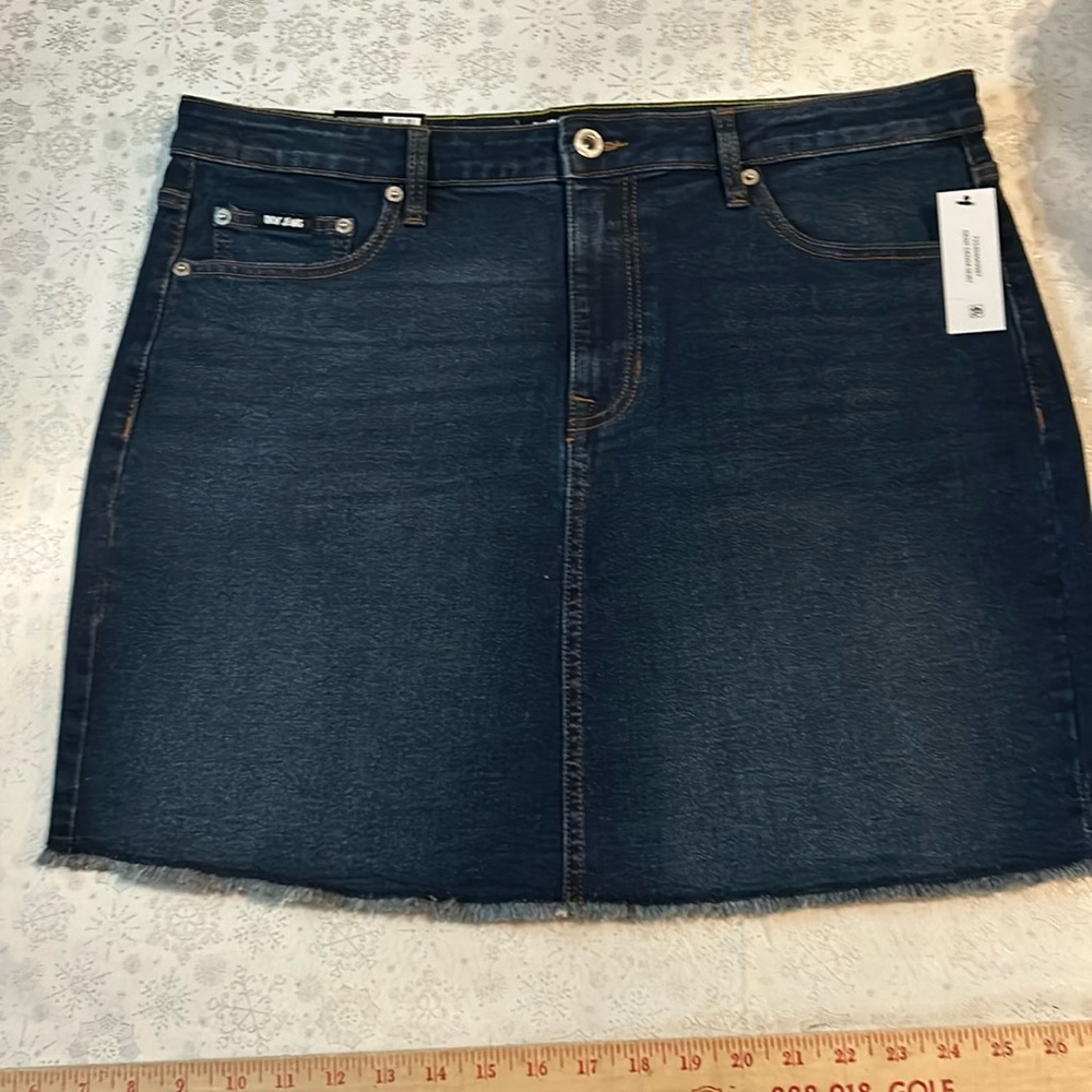 NWT DKNY JEANS